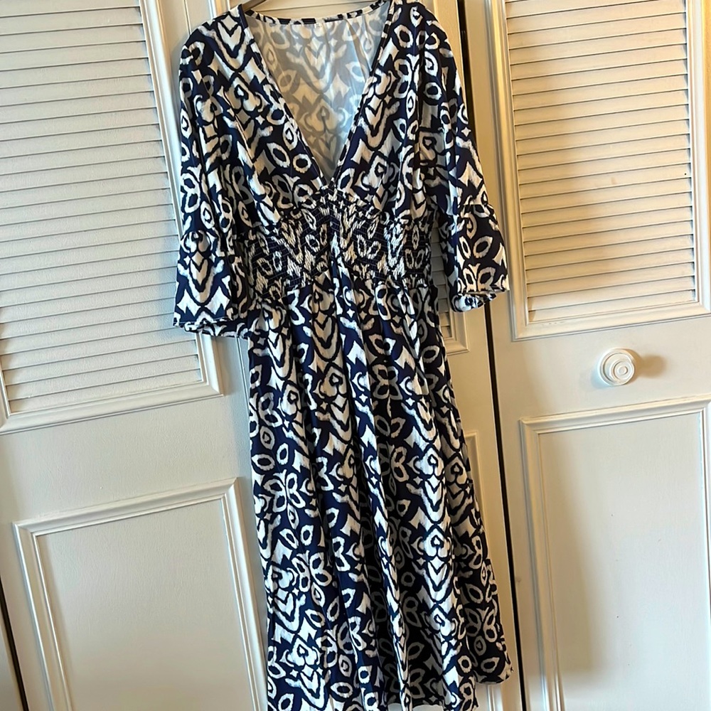 Pretty flowing maxi dress NWOT